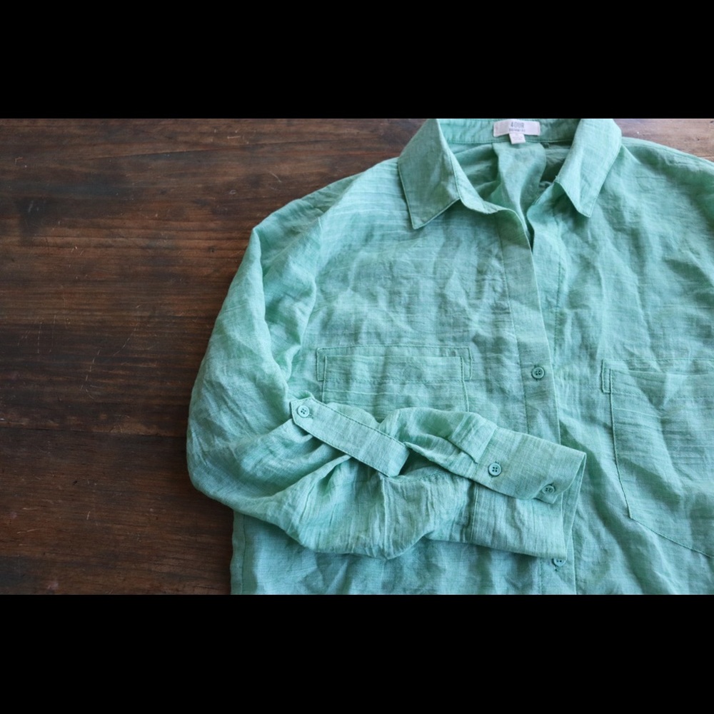 4Our Dreamers green button up collared long sleeved shirt size S
